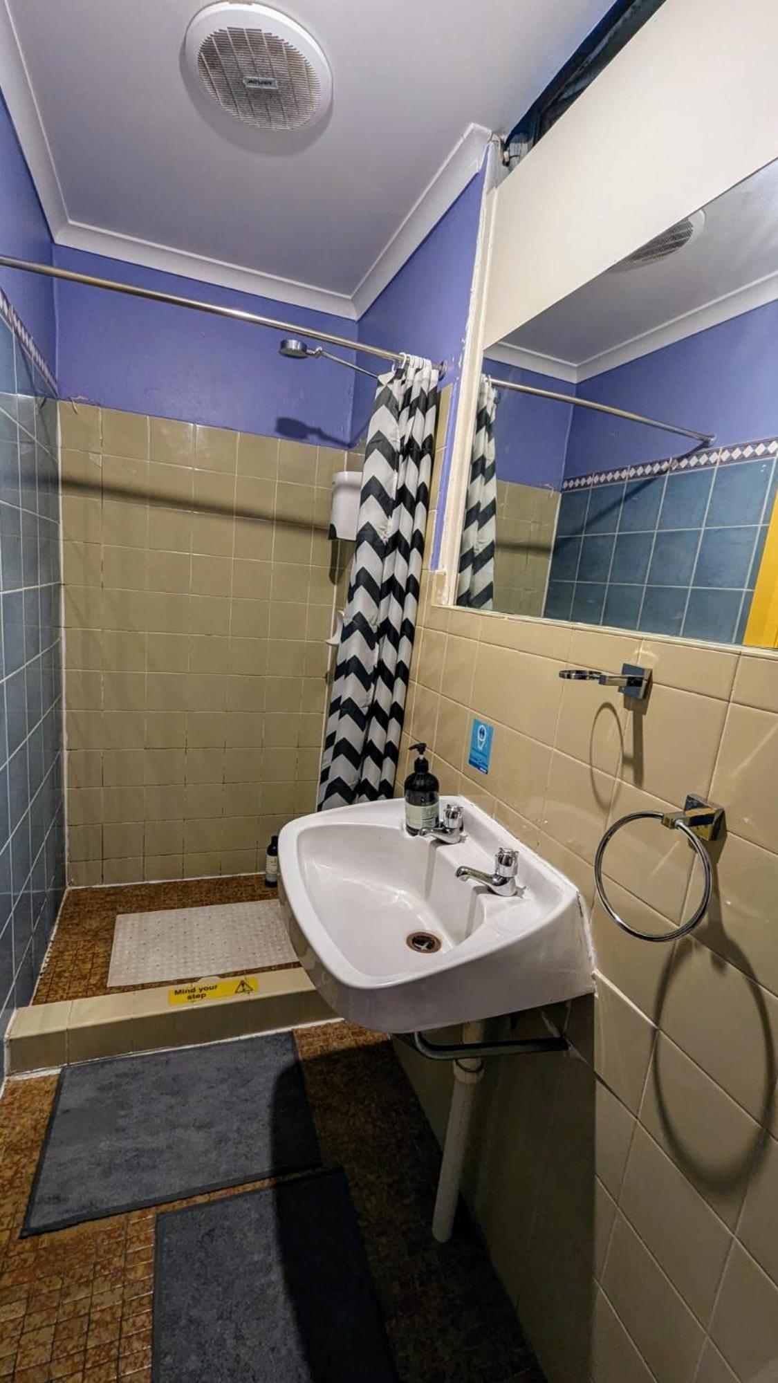 Base Camp Hostel 阿德莱德 外观 照片